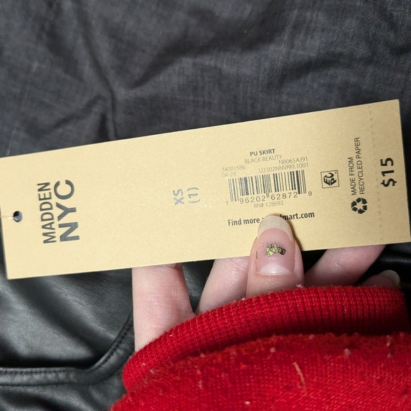 NWT Faux leather skirt - Picture 4 of 4